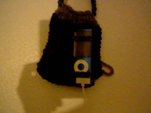 mp3 Hanging Sleeve_ You can even charge it while it's still in this nifty little pouch!